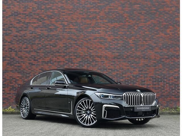 Zwart Gebruikt 2020 BMW 745e Executive Sedan | € 46.950 (Goede deal) - Afbeelding 1/4