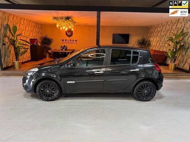 Zwart Gebruikt 2011 Renault Clio II Collection Hatchback | € 5.990 (Duur) - Afbeelding 1/4