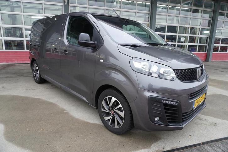 Grijs Occasion 2022 Fiat Scudo Van | € 19.950 (Goede deal) - Afbeelding 1/4