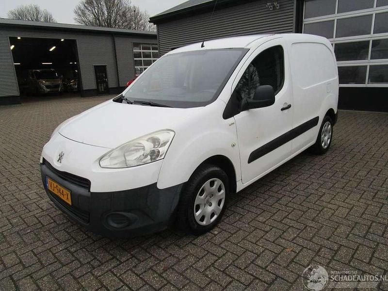 Wit Gebruikt 2014 Peugeot Partner Van | € 2.250 (Eerlijke prijs) - Afbeelding 1/4