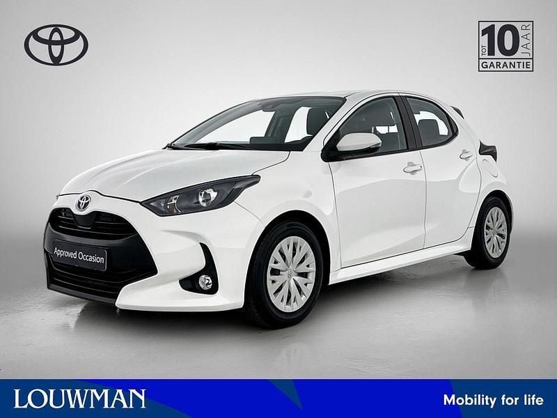 Wit Gebruikt 2023 Toyota Yaris Hybrid Active Hatchback | € 21.950 (Eerlijke prijs) - Afbeelding 1/3