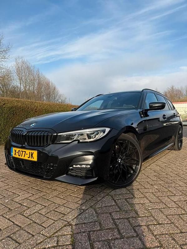 Occasion 2021 BMW 320 M Sport Stationwagen | € 27.500 (Iets duurder) - Afbeelding 1/4