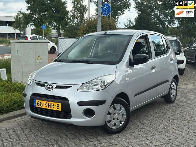 Grijs, metallic lak Gebruikt 2009 Hyundai i10 Active Hatchback | € 2.995 (Eerlijke prijs) - Afbeelding 1/4
