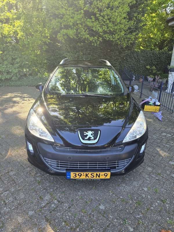 Zwart Gebruikt 2010 Peugeot 308 MPV | € 1.500 (Goede deal) - Afbeelding 1/4