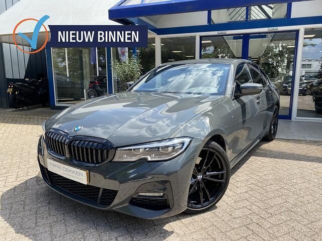 Grijs Gebruikt 2021 BMW 320 Efficient Dynamics Sedan | € 28.950 (Eerlijke prijs) - Afbeelding 1/4