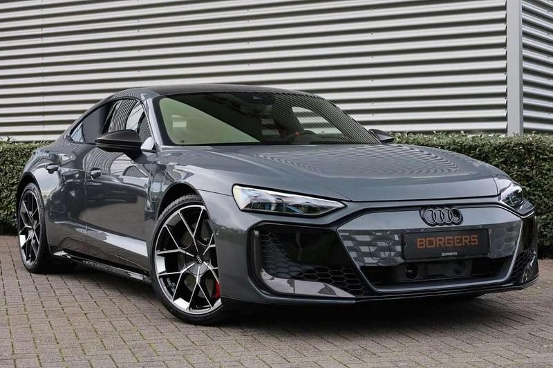 Grijs Nieuw 2025 Audi RS e-tron GT S-Line Sedan | € 132.950 - Afbeelding 1/4