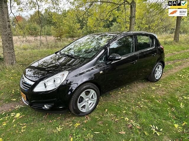 Zwart Gebruikt 2008 Opel Corsa Enjoy Hatchback | € 2.750 (Eerlijke prijs) - Afbeelding 1/4