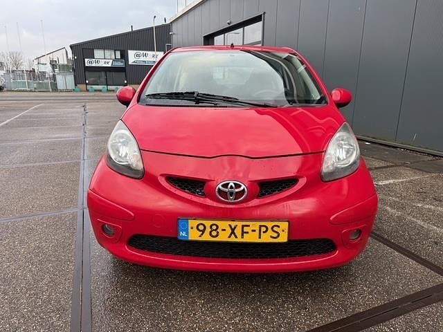 Occasion Toyota Aygo Sport 68 PK (50 kW) 2007 Rood Hatchback