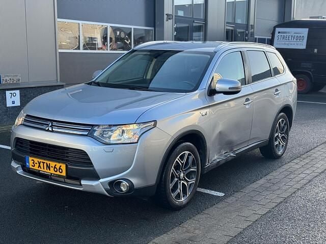 Grijs Gebruikt 2014 Mitsubishi Outlander Edition SUV | € 6.950 (Super prijs) - Afbeelding 1/4