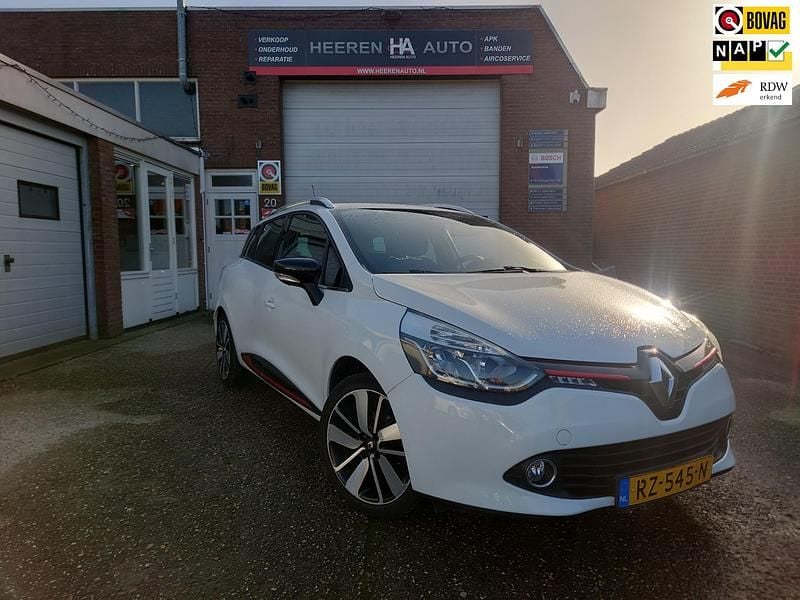 Wit Gebruikt 2015 Renault Clio GrandTour Dynamique Stationwagen | € 5.450 (Eerlijke prijs) - Afbeelding 1/4