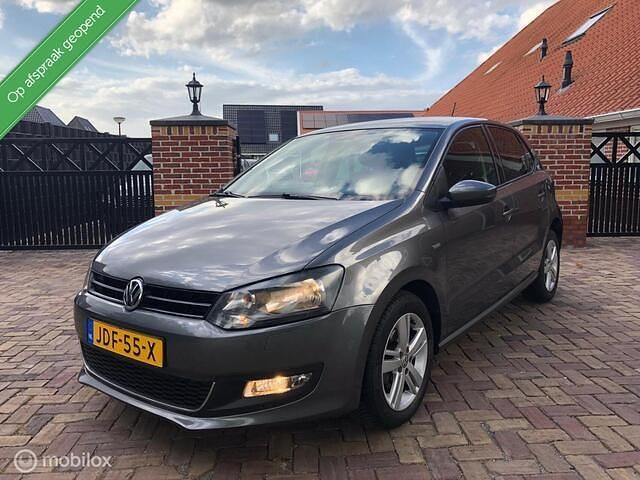 Grijs Gebruikt 2014 VW Polo Life Hatchback | € 6.499 (Goede deal) - Afbeelding 1/4