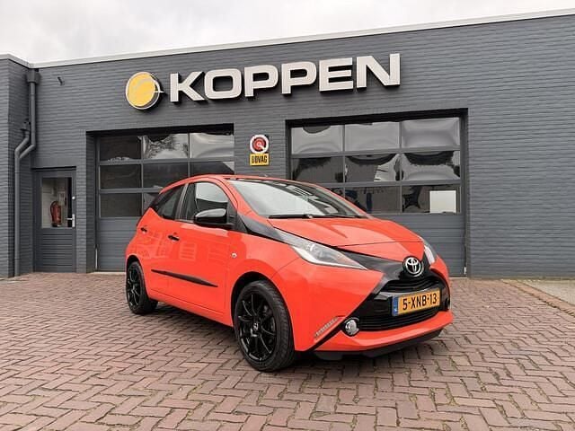 Occasion Toyota Aygo X-cite 69 PK (50 kW) 2014 Oranje Hatchback
