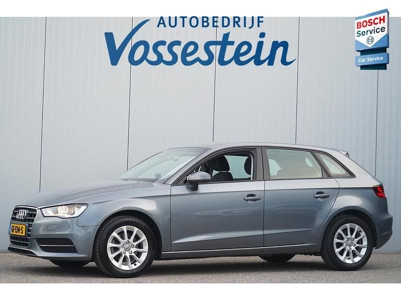 Grijs Gebruikt 2015 Audi A3 Attraction Hatchback | € 12.900 (Eerlijke prijs) - Afbeelding 1/4