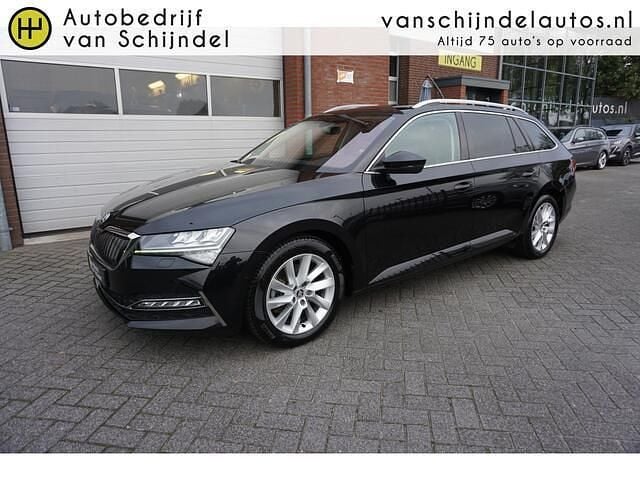Zwart Gebruikt 2020 Skoda Superb Business Line Hatchback | € 23.745 (Eerlijke prijs) - Afbeelding 1/4