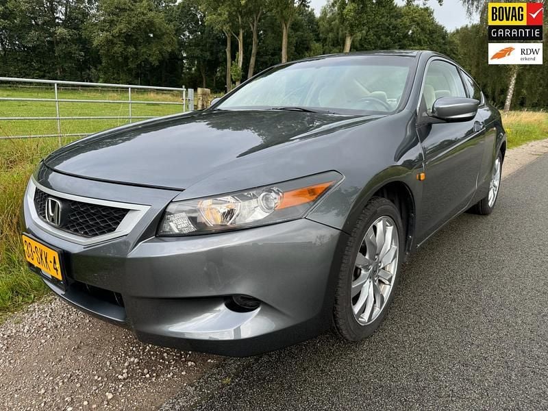 Grijs Gebruikt 2009 Honda Accord Coupé | € 11.450 - Afbeelding 1/4