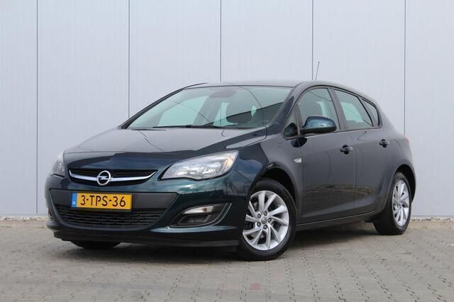 Groen Gebruikt 2014 Opel Astra Hatchback | € 8.999 (Eerlijke prijs) - Afbeelding 1/4