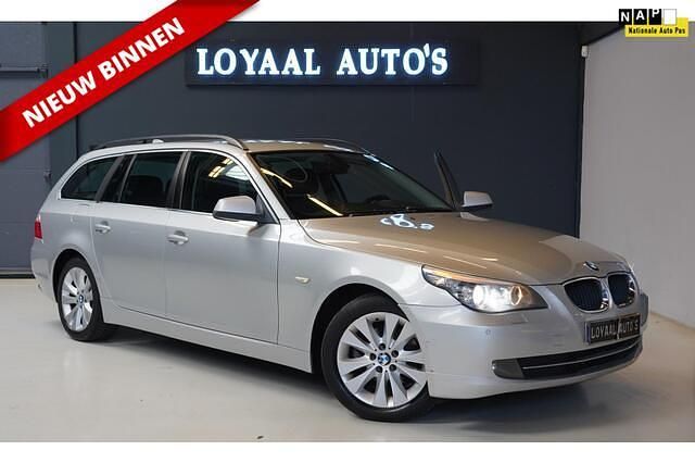 Grijs Gebruikt 2011 BMW 520 Stationwagen | € 4.999 (Goede deal) - Afbeelding 1/4