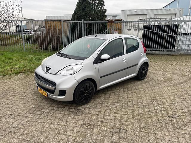 Occasion Peugeot 107 68 PK (50 kW) 2009 Grijs Hatchback