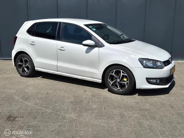 Wit Gebruikt 2012 VW Polo Hatchback | € 1.999 (Eerlijke prijs) - Afbeelding 1/4