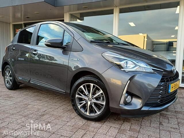 Grijs Gebruikt 2020 Toyota Yaris Edition Hatchback | € 14.600 (Super prijs) - Afbeelding 1/4