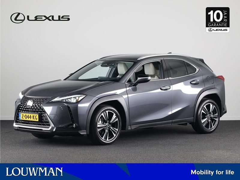 Grijs Gebruikt 2024 Lexus UX 300h Luxury Line SUV | € 47.945 - Afbeelding 1/3