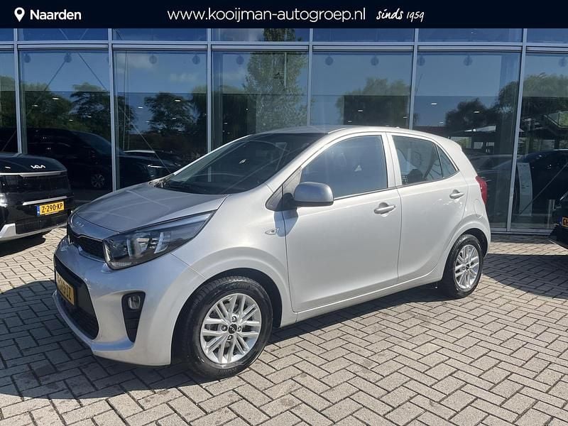 Grijs Gebruikt 2023 Kia Picanto Hatchback | € 15.245 (Eerlijke prijs) - Afbeelding 1/4