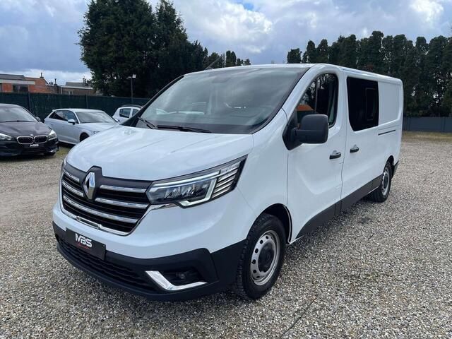 Wit Gebruikt 2023 Renault Trafic MPV | € 31.950 (Iets duurder) - Afbeelding 1/4
