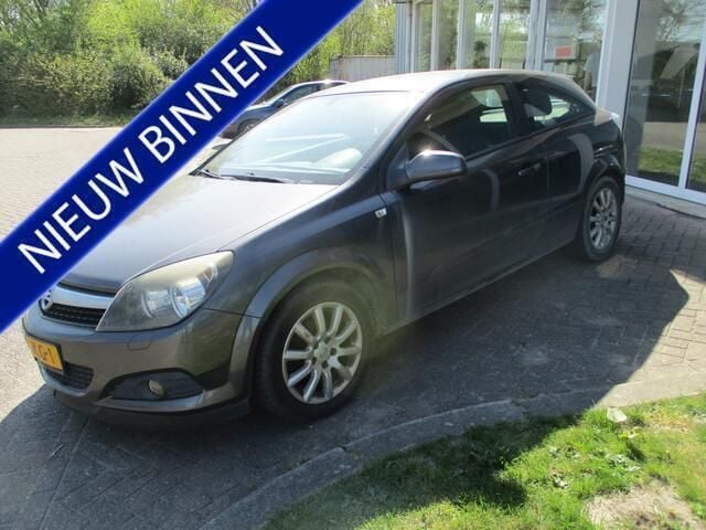 Grijs Gebruikt 2008 Opel Astra GTC Hatchback | € 1.460 (Super prijs) - Afbeelding 1/4