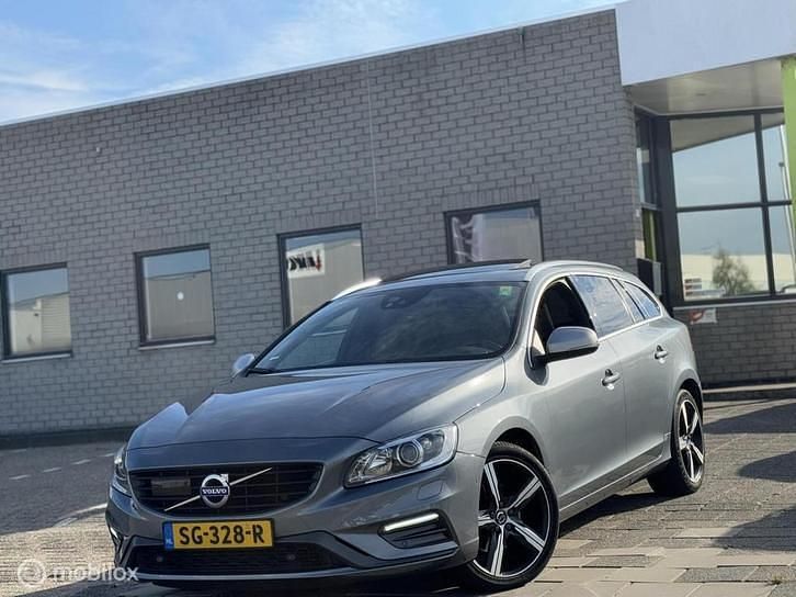 Grijs Gebruikt 2018 Volvo V60 Business Edition Stationwagen | € 14.450 (Goede deal) - Afbeelding 1/4