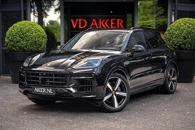 Zwart Gebruikt 2025 Porsche Cayenne SUV | € 138.880 - Afbeelding 1/4