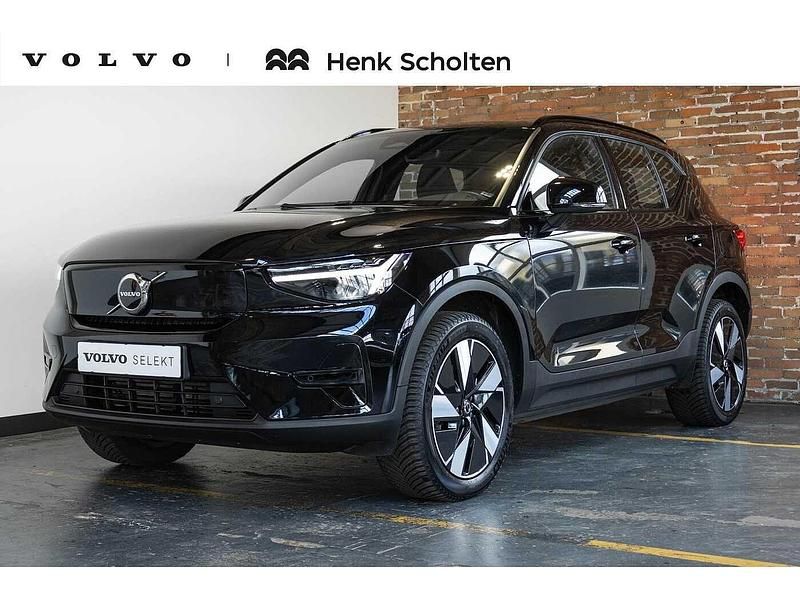 Zwart, metallic lak Occasion 2022 Volvo XC40 Plus SUV | € 41.950 (Eerlijke prijs) - Afbeelding 1/4