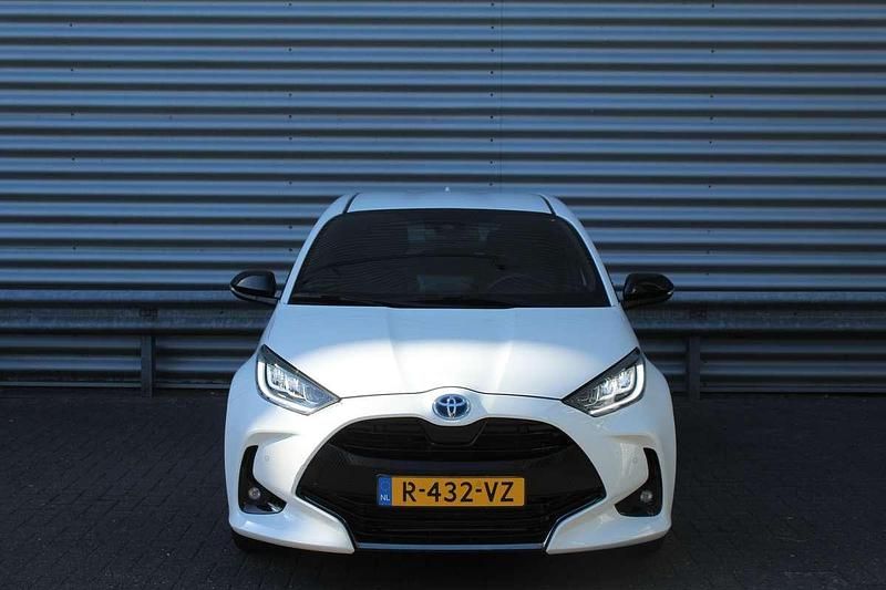 Occasion Toyota Yaris Hybrid Executive 116 PK (85 kW) 2022 Wit Hatchback