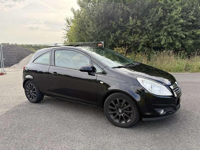 Zwart Gebruikt 2008 Opel Corsa Enjoy MPV | € 1.750 (Goede deal) - Afbeelding 1/4
