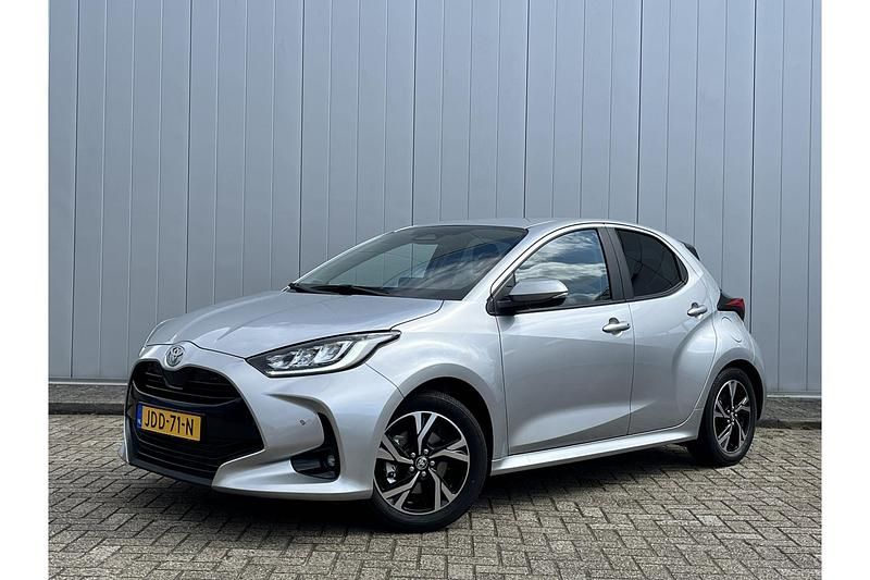 Grijs Nieuw 2025 Toyota Yaris Hybrid Comfort Hatchback | € 28.549 (Goede deal) - Afbeelding 1/1