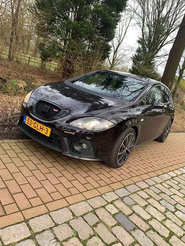 Zwart Gebruikt 2006 Cupra Leon MPV | € 4.500 - Afbeelding 1/4