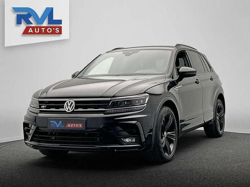 Zwart Gebruikt 2020 VW Tiguan R-line SUV | € 29.950 (Super prijs) - Afbeelding 1/4