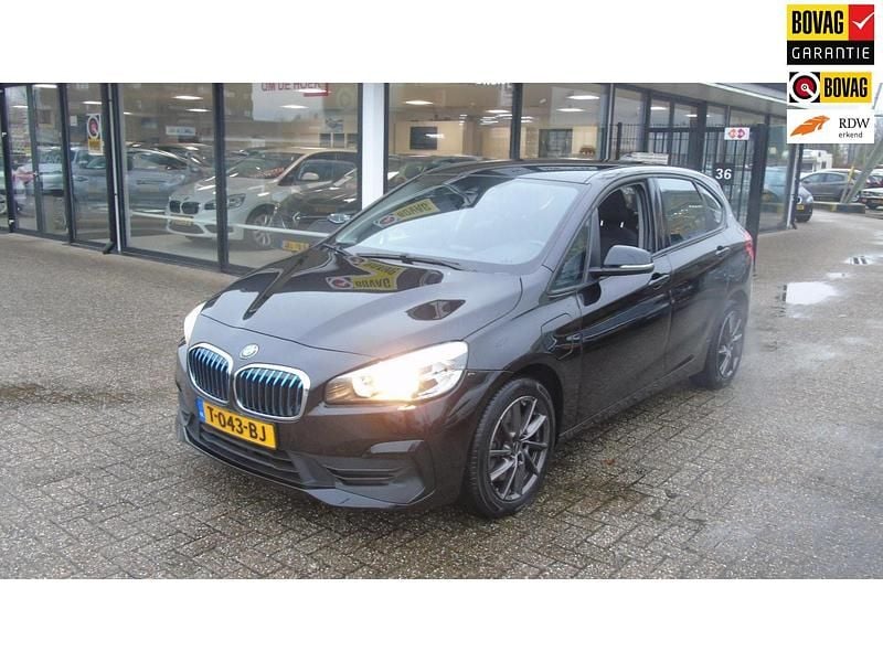 Zwart Occasion 2018 BMW 225 Active Tourer iPerformance MPV | € 17.250 (Goede deal) - Afbeelding 1/4