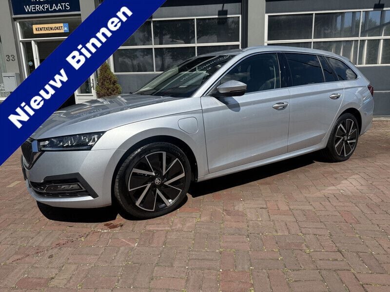 Grijs Gebruikt 2021 Skoda Octavia Business Line Stationwagen | € 21.500 (Super prijs) - Afbeelding 1/4