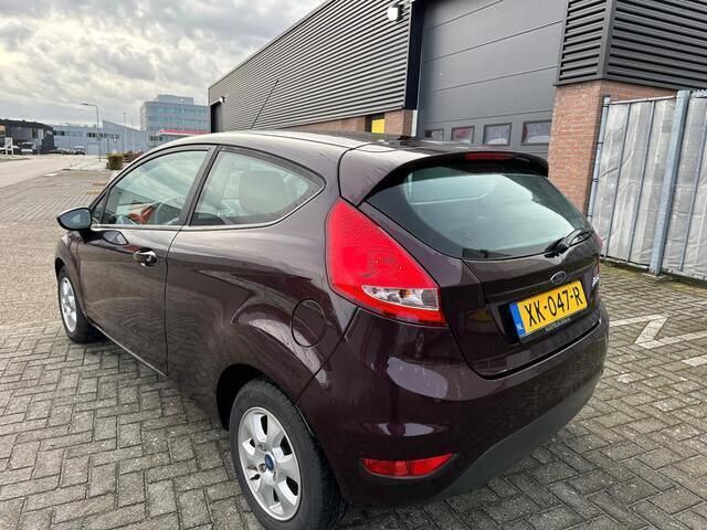 Occasion Ford Fiesta Trend 60 PK (44 kW) 2009 Paars Hatchback