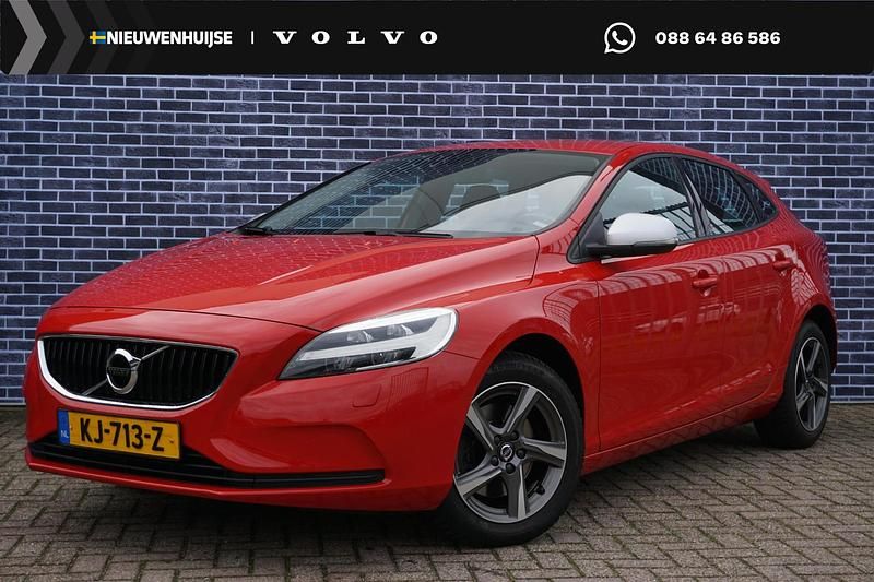 Rood Gebruikt 2016 Volvo V40 Stationwagen | € 12.894 (Eerlijke prijs) - Afbeelding 1/3