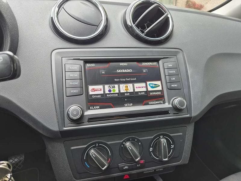 Wit Gebruikt 2016 Seat Ibiza Style MPV | € 7.900 (Eerlijke prijs) - Afbeelding 1/4