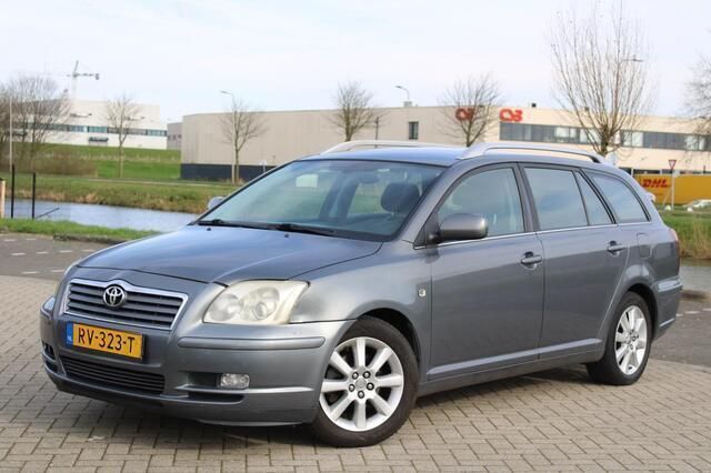 Grijs Gebruikt 2004 Toyota Avensis Stationwagen | € 2.499 (Eerlijke prijs) - Afbeelding 1/4