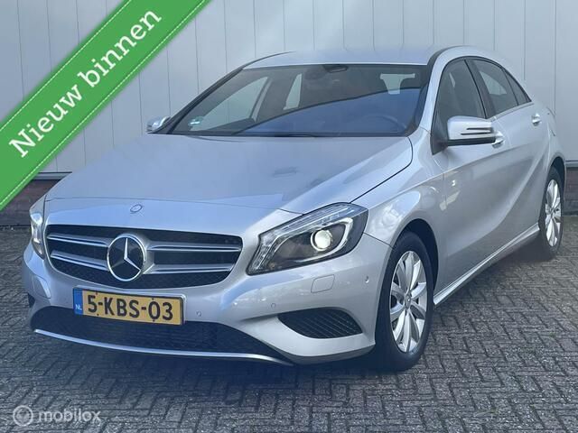 Grijs Gebruikt 2013 Mercedes A180 Ambition Hatchback | € 11.999 (Eerlijke prijs) - Afbeelding 1/4