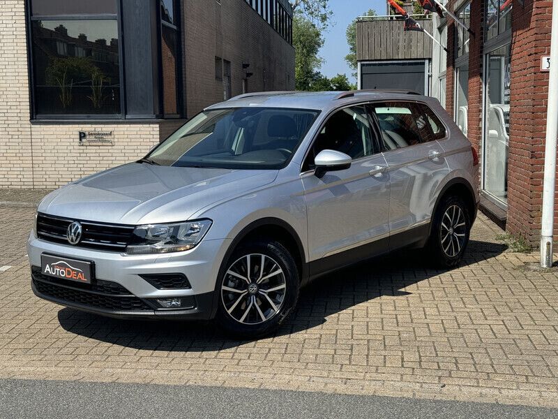 Grijs Gebruikt 2020 VW Tiguan Highline SUV | € 30.900 (Goede deal) - Afbeelding 1/4