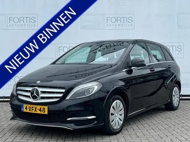 Zwart Gebruikt 2014 Mercedes B200 Ambition MPV | € 8.900 - Afbeelding 1/4