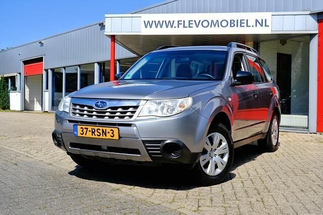 Grijs Gebruikt 2011 Subaru Forester SUV | € 11.450 (Eerlijke prijs) - Afbeelding 1/4