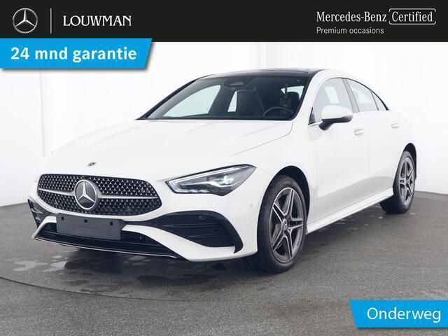 Wit Gebruikt 2024 Mercedes CLA250 AMG line Sedan | € 41.950 (Iets duurder) - Afbeelding 1/4