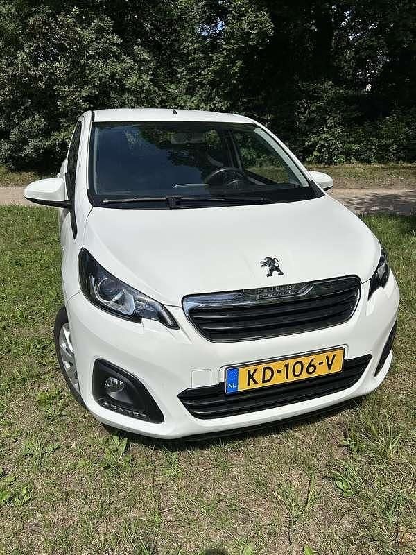 Wit Gebruikt 2016 Peugeot 108 Active Hatchback | € 8.400 (Eerlijke prijs) - Afbeelding 1/4