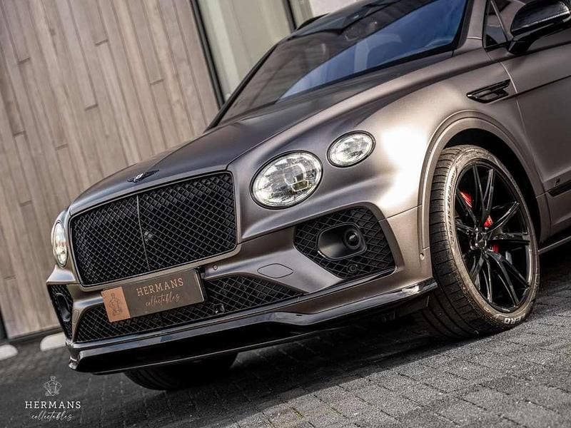 Occasion Bentley Bentayga 552 PK (405 kW) 2022 Grijs SUV