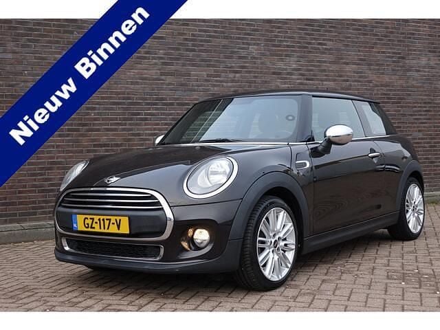 Bruin Occasion 2015 Mini ONE Business Hatchback | € 6.945 (Goede deal) - Afbeelding 1/4